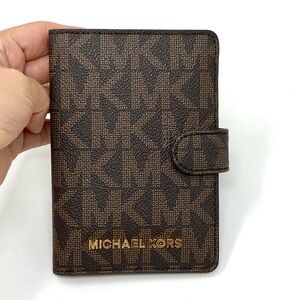NWT Michael Kors Passport